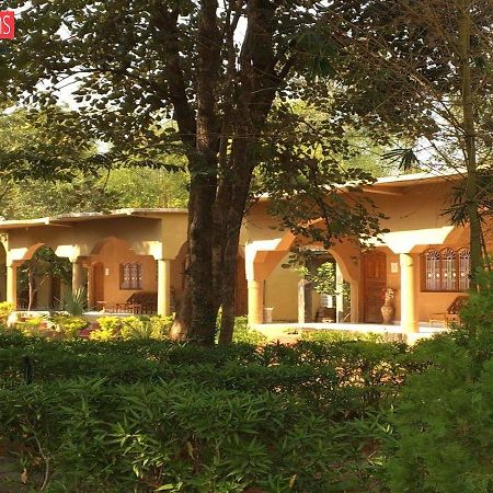Adb Rooms Ashoka Resort Tala  ภายนอก รูปภาพ
