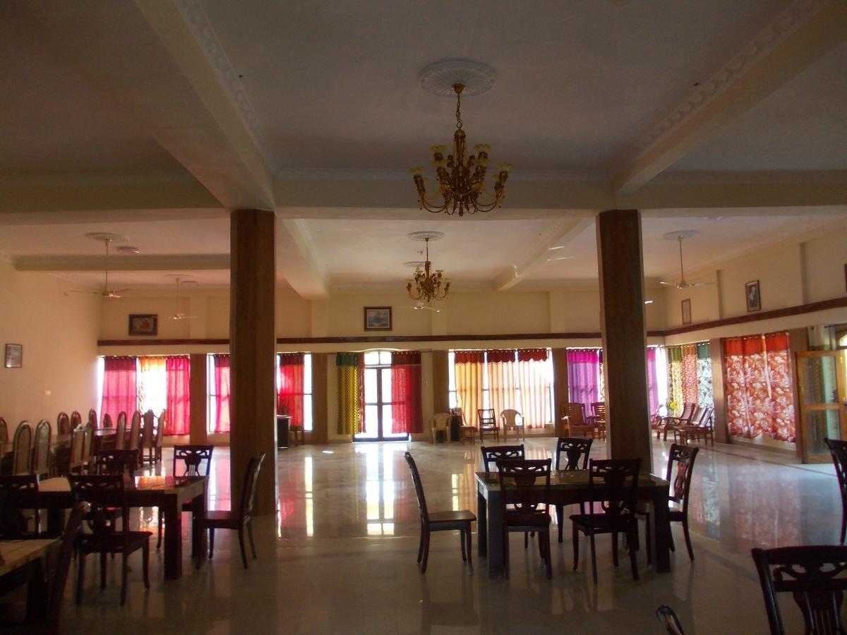 Adb Rooms Ashoka Resort Tala  ภายนอก รูปภาพ