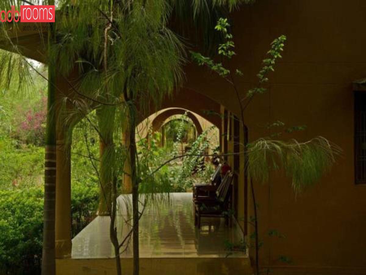 Adb Rooms Ashoka Resort Tala  ภายนอก รูปภาพ