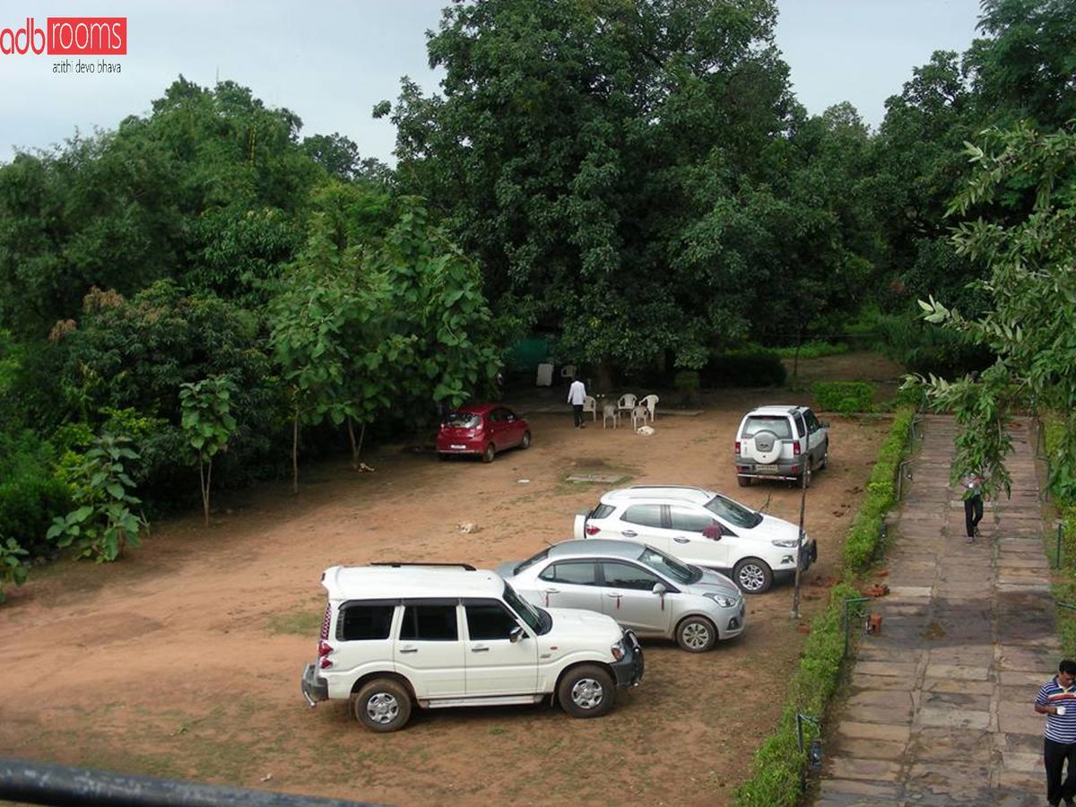 Adb Rooms Ashoka Resort Tala  ภายนอก รูปภาพ
