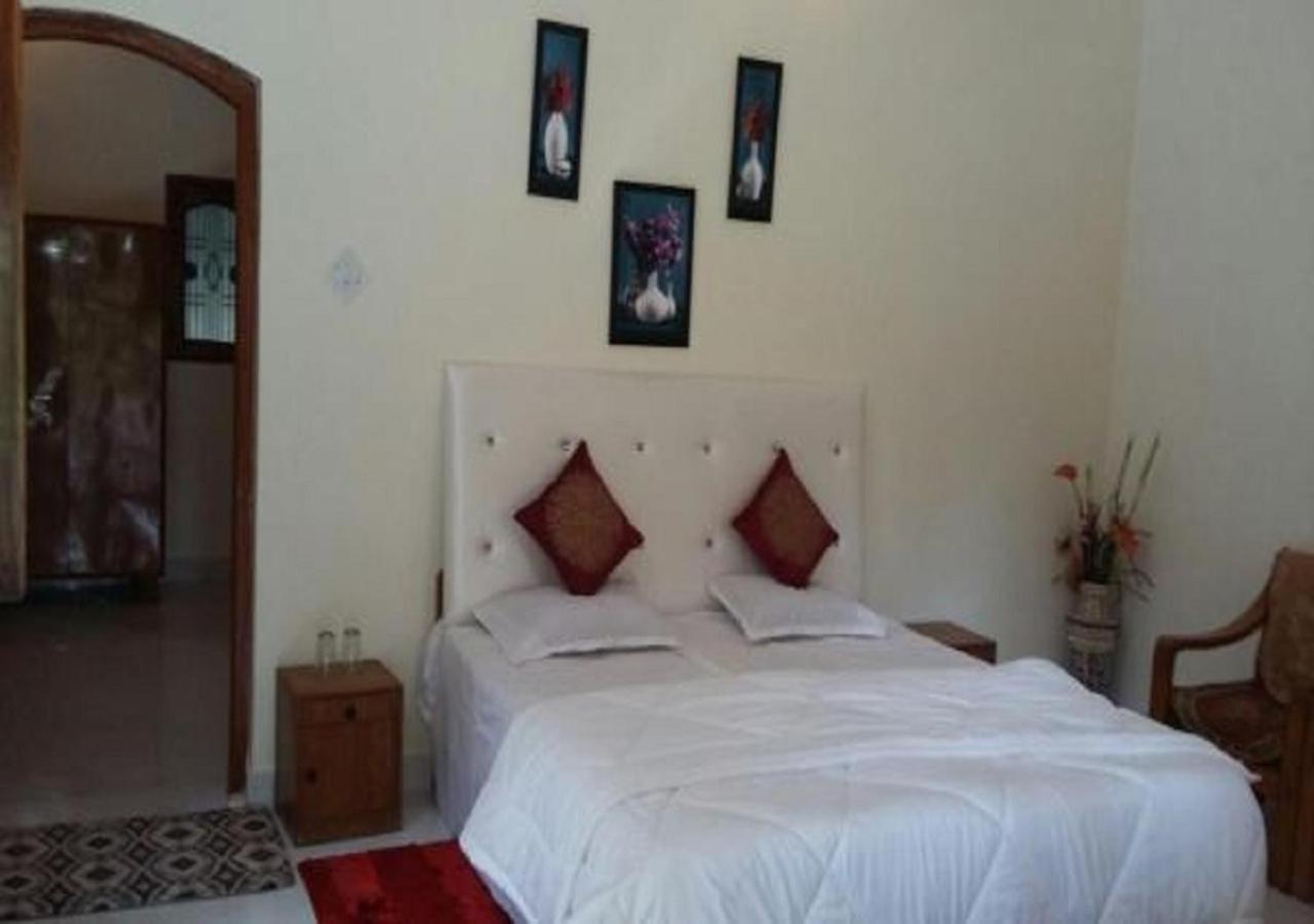Adb Rooms Ashoka Resort Tala  ภายนอก รูปภาพ